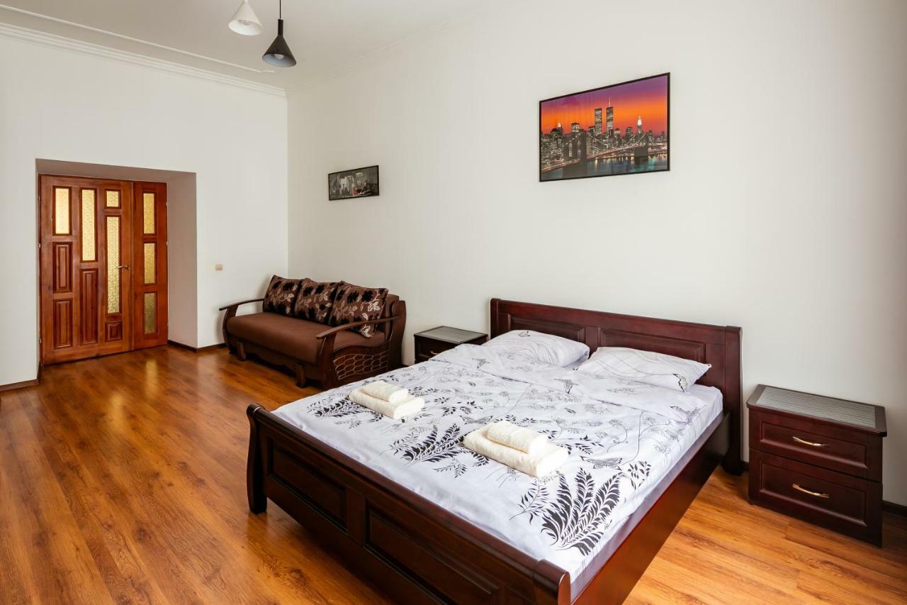 Bv Apartments Exquisite Лвив Екстериор снимка