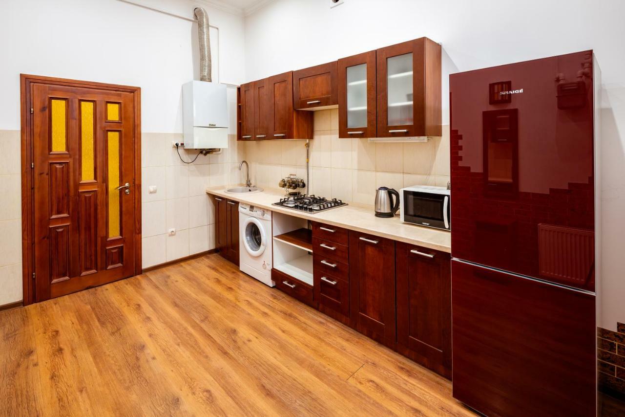 Bv Apartments Exquisite Лвив Екстериор снимка