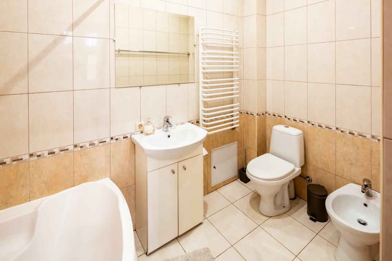 Bv Apartments Exquisite Лвив Екстериор снимка