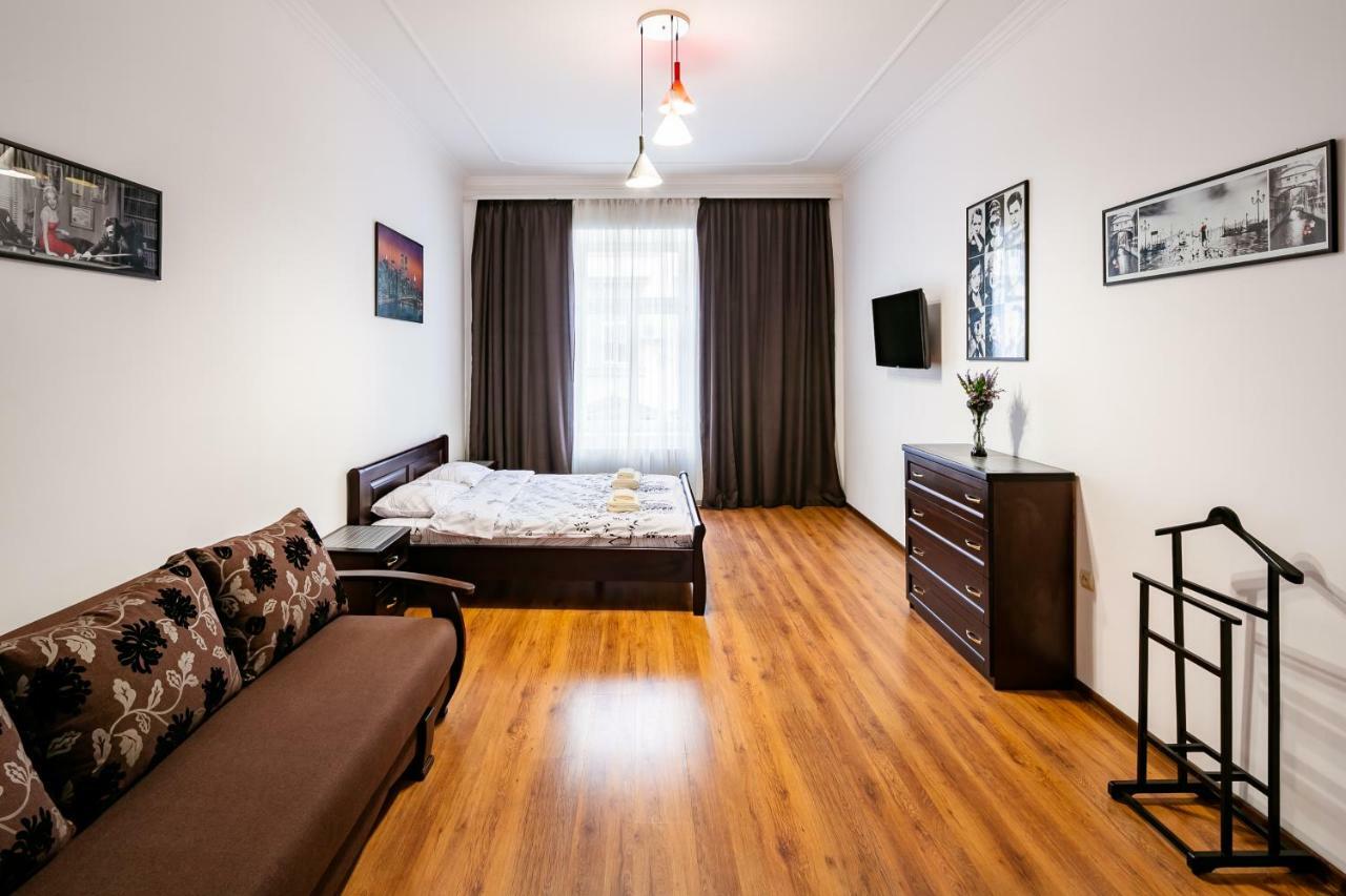 Bv Apartments Exquisite Лвив Екстериор снимка