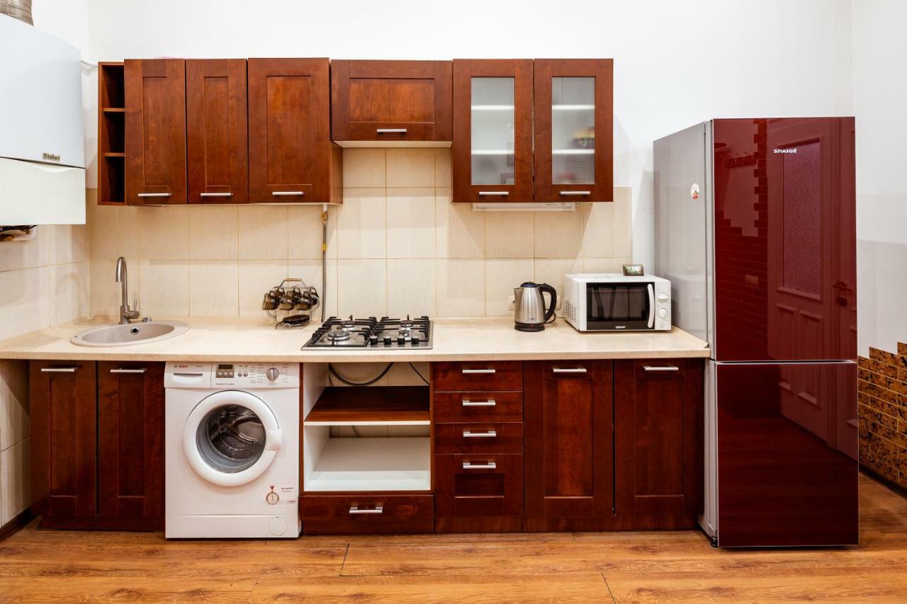 Bv Apartments Exquisite Лвив Екстериор снимка